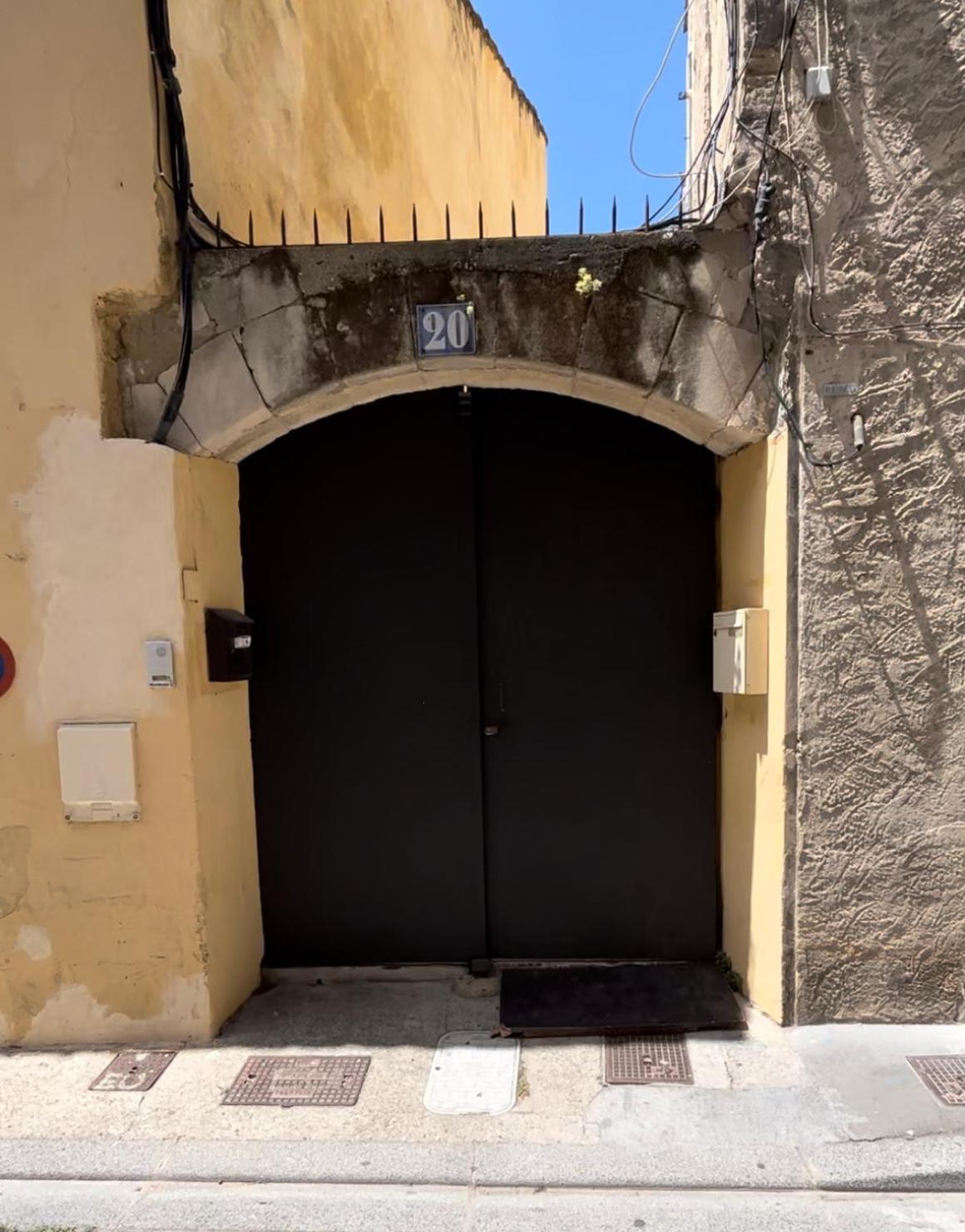 Maison De Ville En Plein Coeur D'Avignon Intramuros Exterior foto